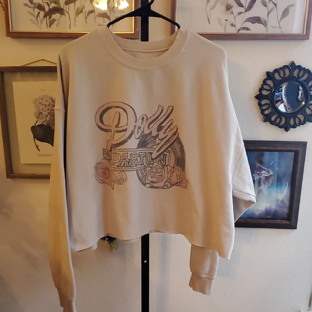 #41 Dolly Parton Cropped Crewneck